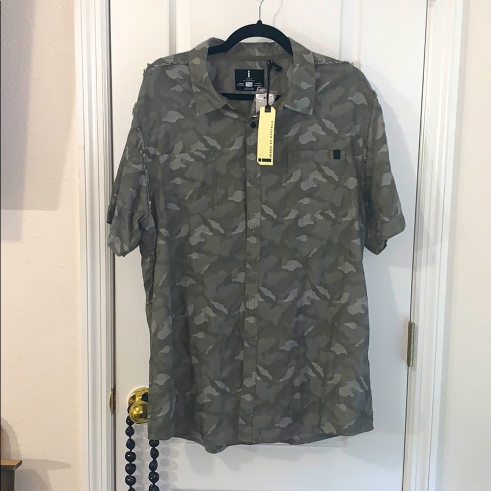 Men’s button down. Army fatigue.